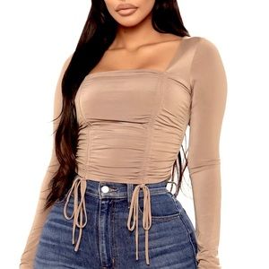 🔥 NWT Fashion nova tan ruched cropped top XS